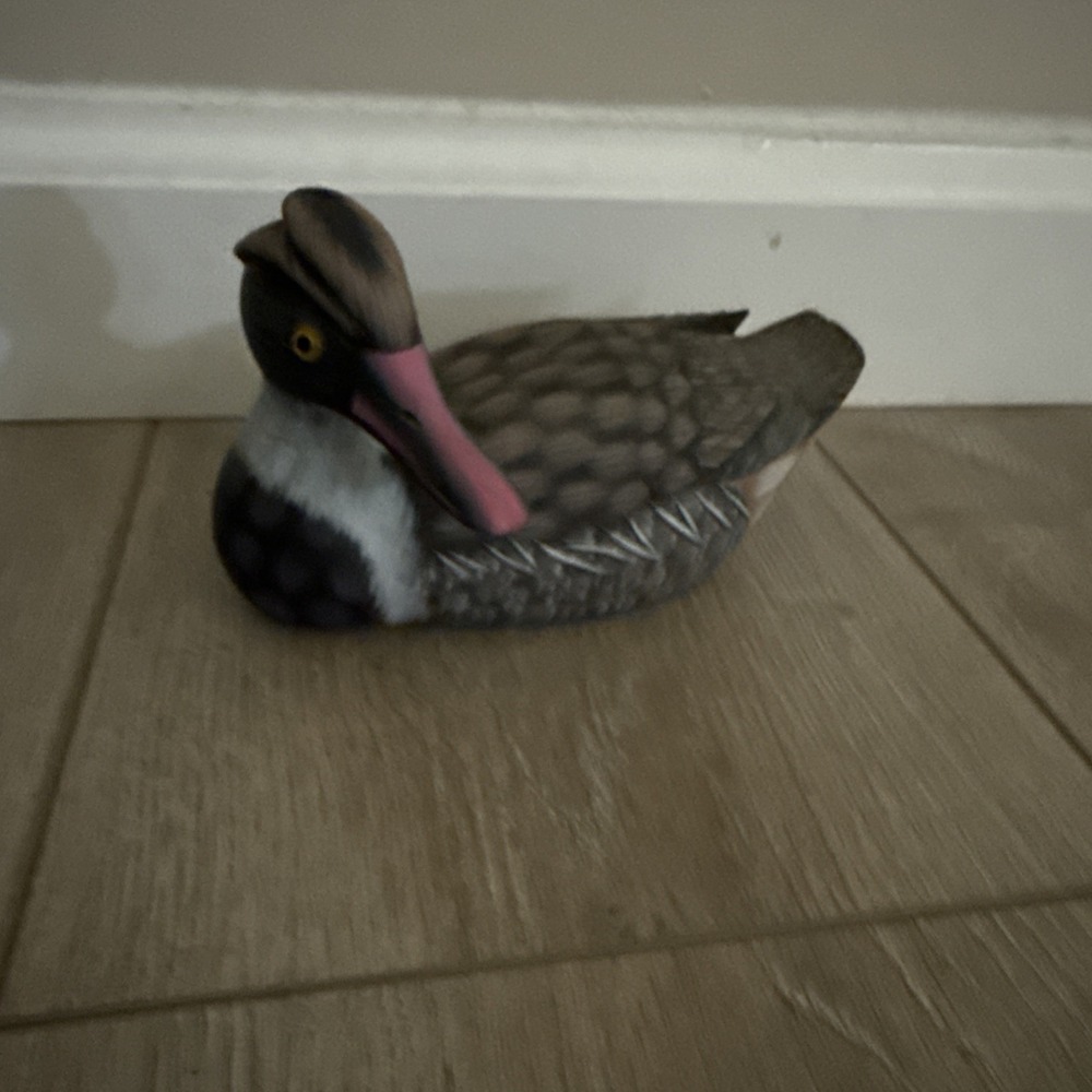 House of Global Art  Hand Painted Duck 6"‎ Black/Brown
